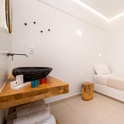 Thira hotel triple room 11 Thira hotel triple room 11