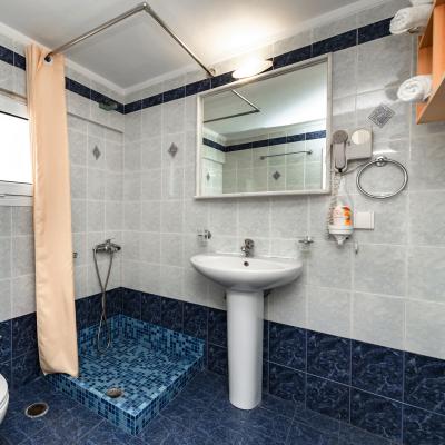 thira hotel two bedroom apartment split level sea view jetted tub 19 thira hotel two bedroom apartment split level sea view jetted tub 19